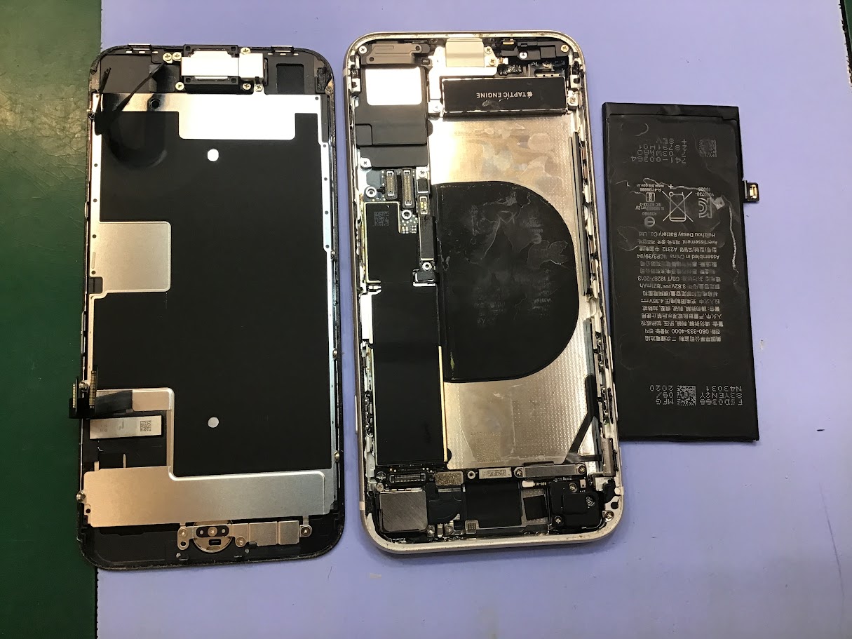 iPhoneSE2のバッテリー交換ならデータそのまま修理可能なスマホ修理工房セレオ甲府店へ！